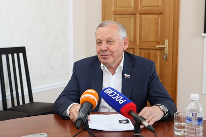 Виталий Шуба рассказал об итогах работы весенней сессии Совета Федерации